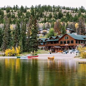 Pyramid Lake Lodge